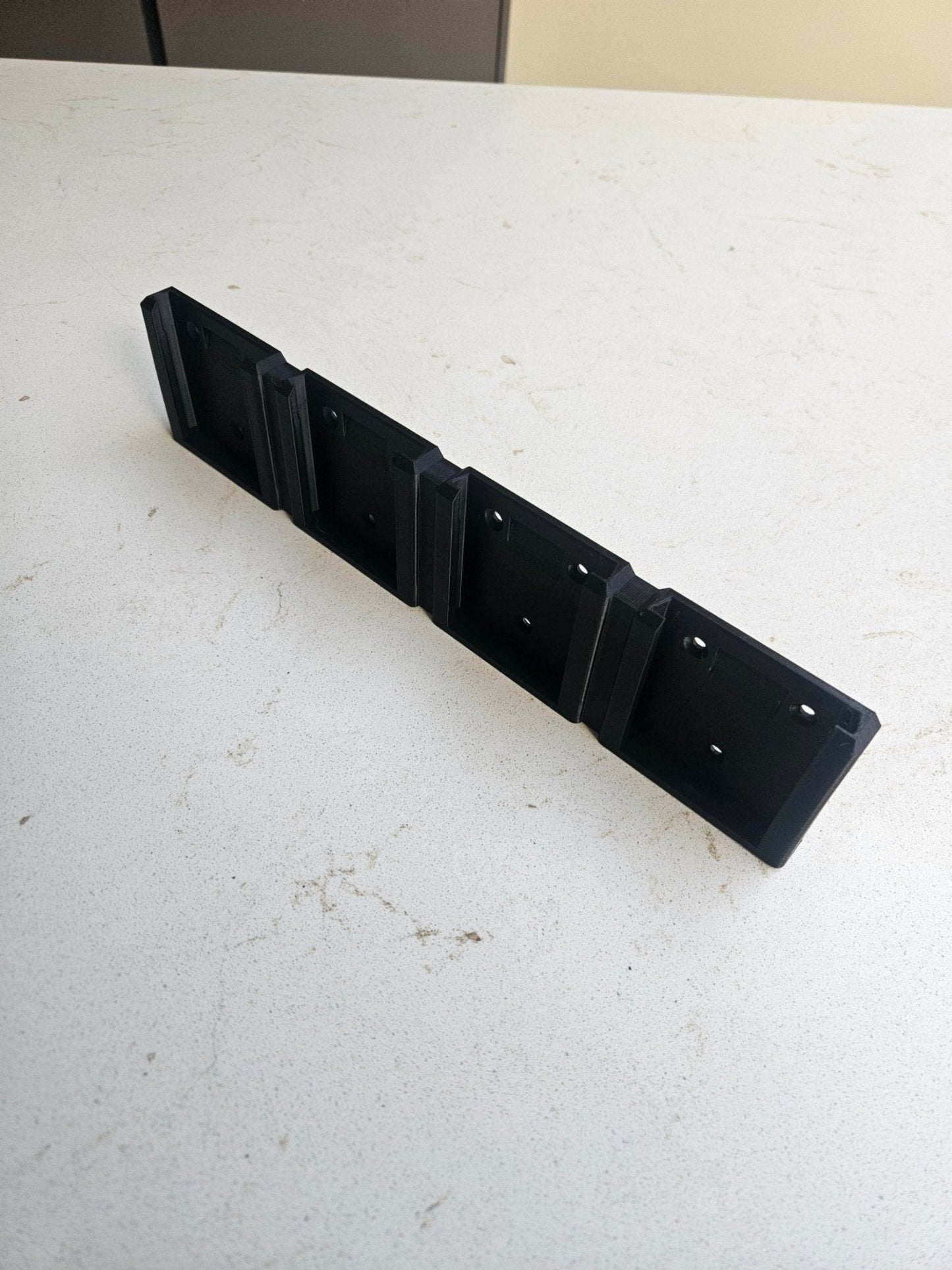 3D Geprinte Accuhouder – Compatibel met Bosch Professional 18V – Wandmontage (4 Accu’s) - 3DTS