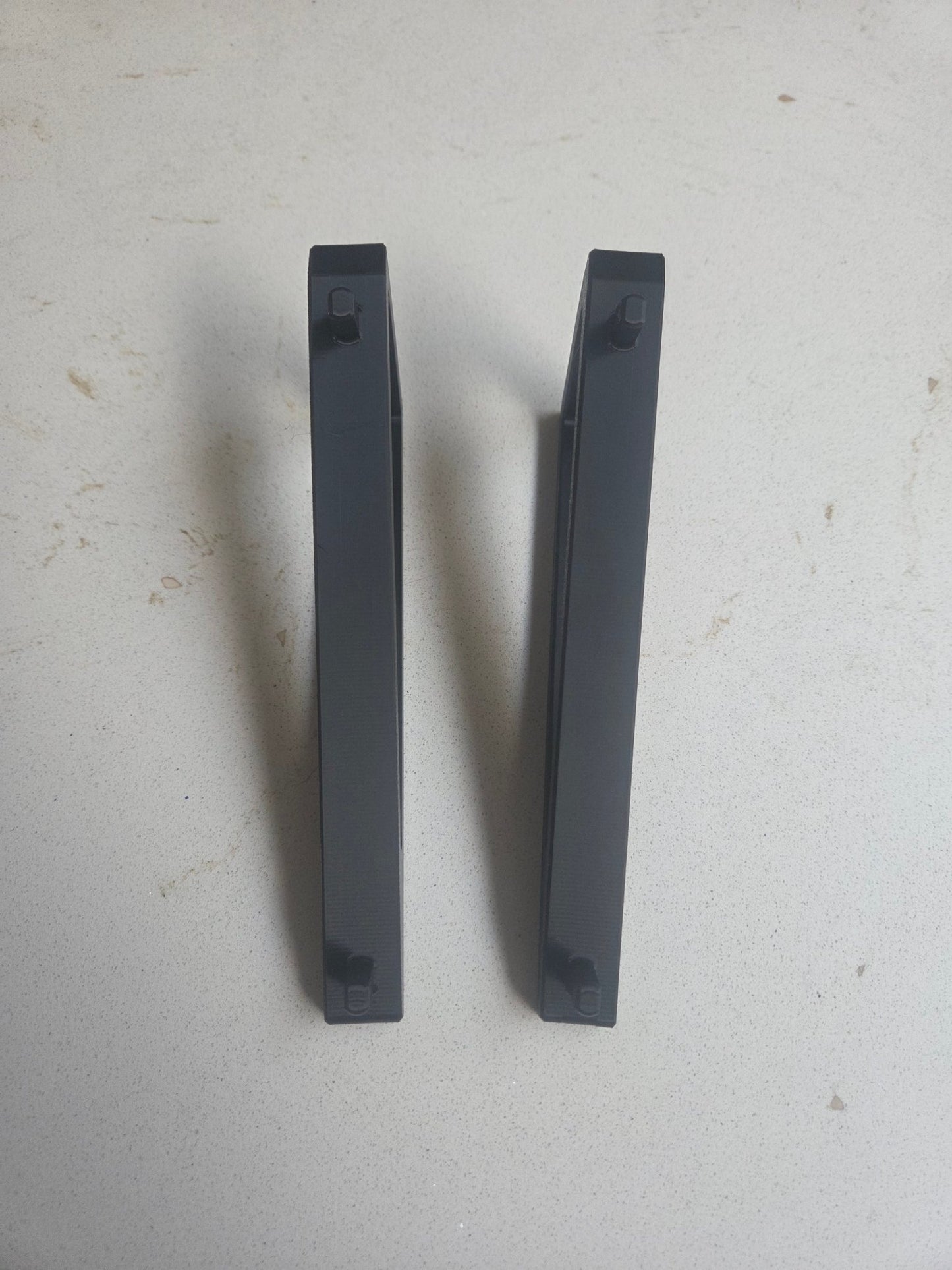 Wandhouder schuin voor Makita DC18RD Duo Oplader β 3D Geprint β Compatibel met 18V Laadstation - 3DTS