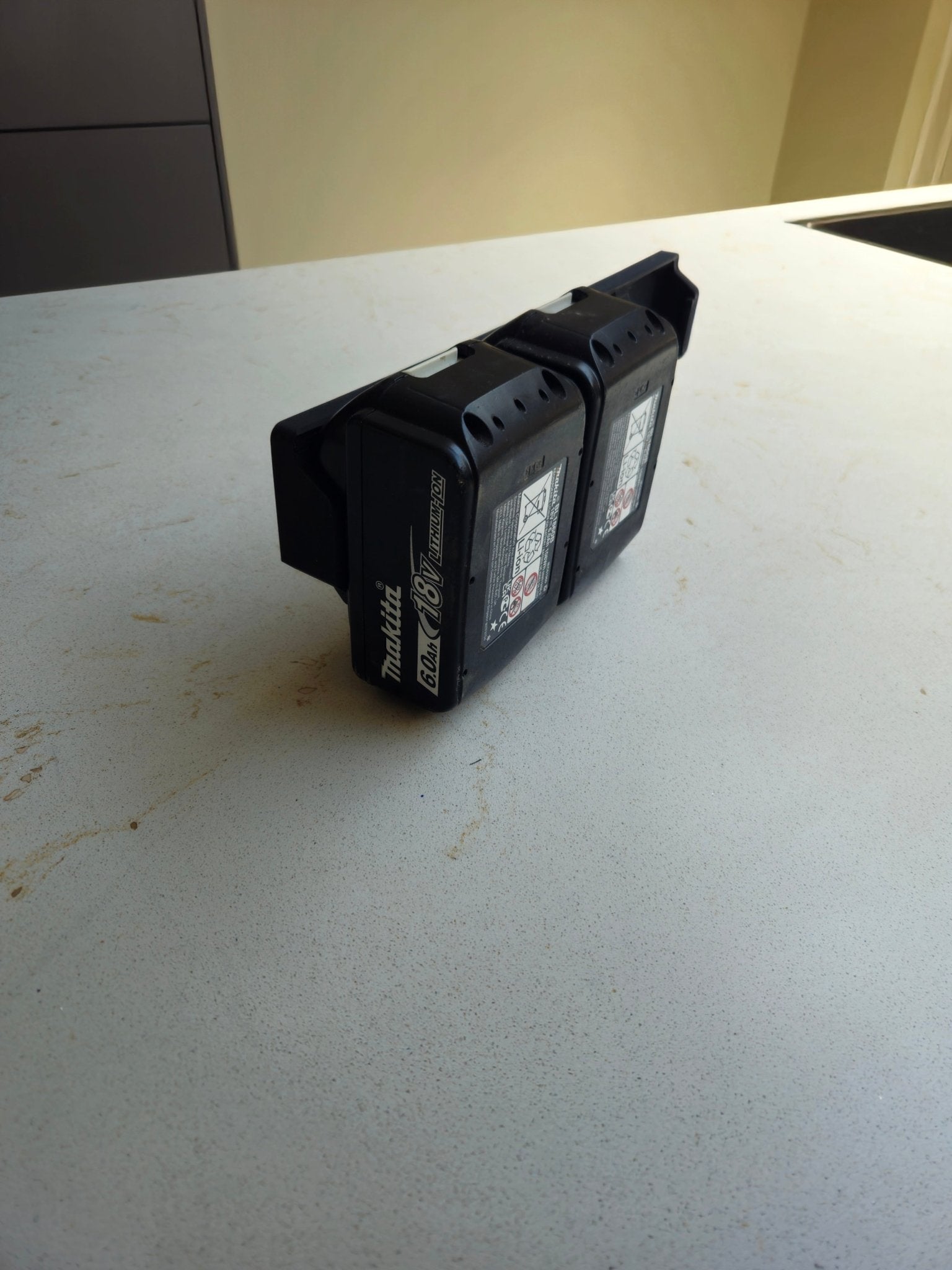 Makita accu houder 4v - 3DTS