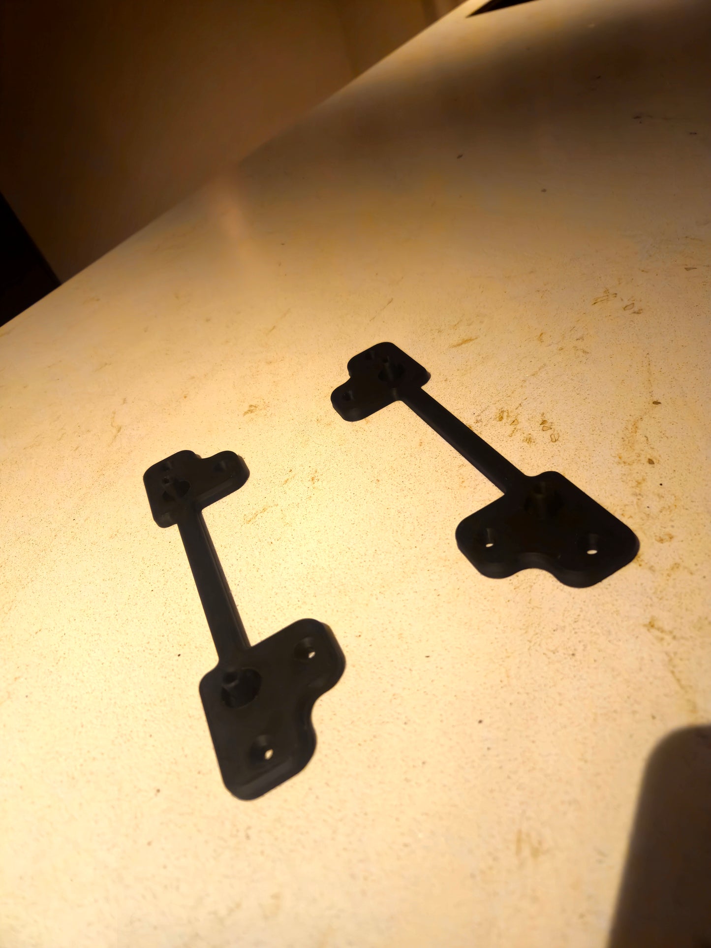 Makita Acculader wand steun recht